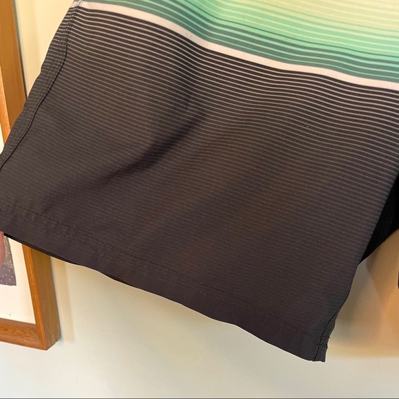 NWOT Surfer Supplies Men’s Boardshorts Sz 34” waist, 9” inseam lined shorts - Picture 3 of 11